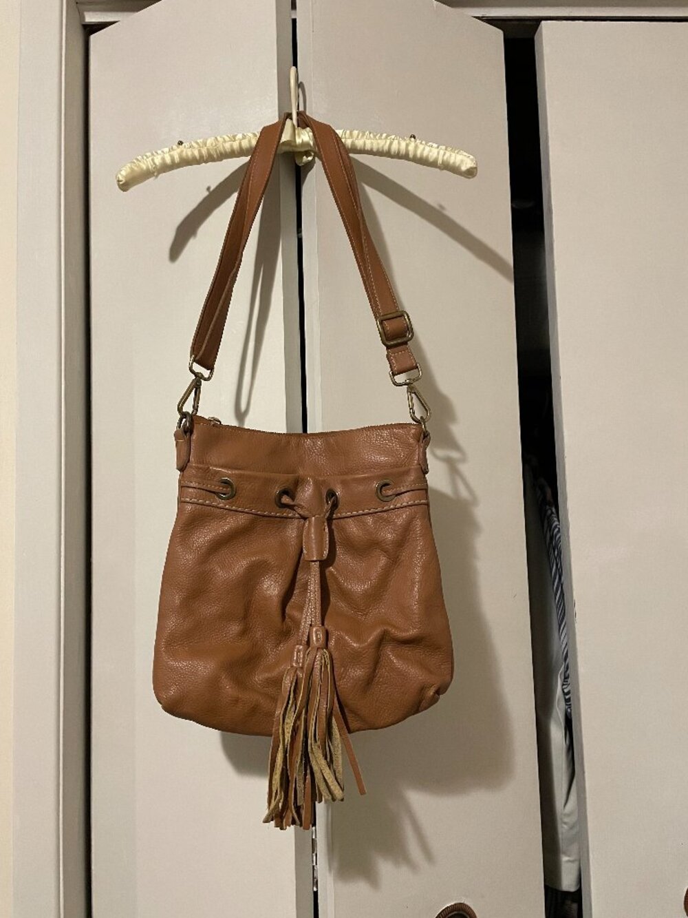 Roots Ladies Tan Pebbled Leather Shoulder Bag/Purse